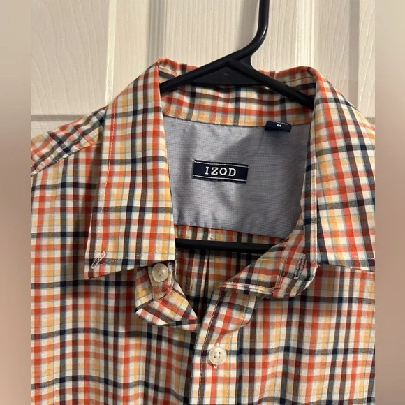 Men’s Izod plaid button up - Picture 3 of 6